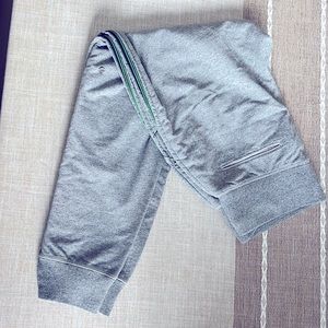 Lululemon Joggers gray, zip, pockets, size 6